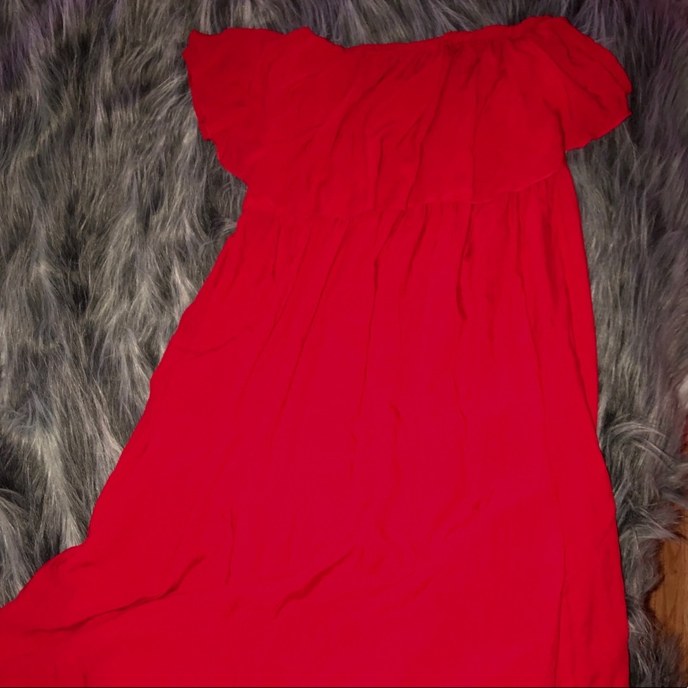 ✨STRAPLESS RED SUN DRESS✨